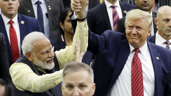 USA loves India tweets donald trump after howdy Modi event in Houston