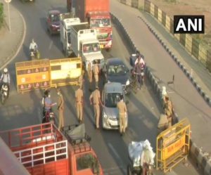 LIVE Delhi-UP border traffic: Checking of vehicles on Delhi-Noida-Ghaziabad border, know who has got a relief