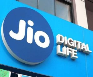 Reliance Jio eyes on 35 million feature phone customers, Jio also challenge Chinese handset companies in the coming days