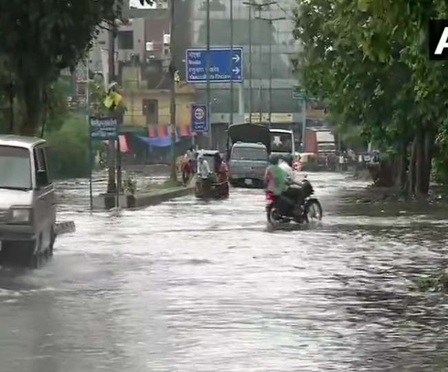 LIVE Delhi Weather Forecast News Update Water logging on the roads due to rain, people who came out of the house got jammed everywhere