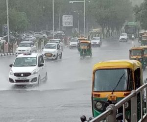 Delhi Weather Forecast: Light rain may occur in many areas today, know when cold will increase