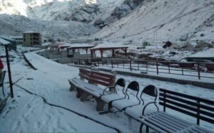 Kedarnath-and-Badrinath-covered-in-snow-sheet-see-beautiful-pictures