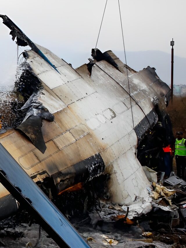 68 people are killed in a plane crashed in Nepal with 72 people on board