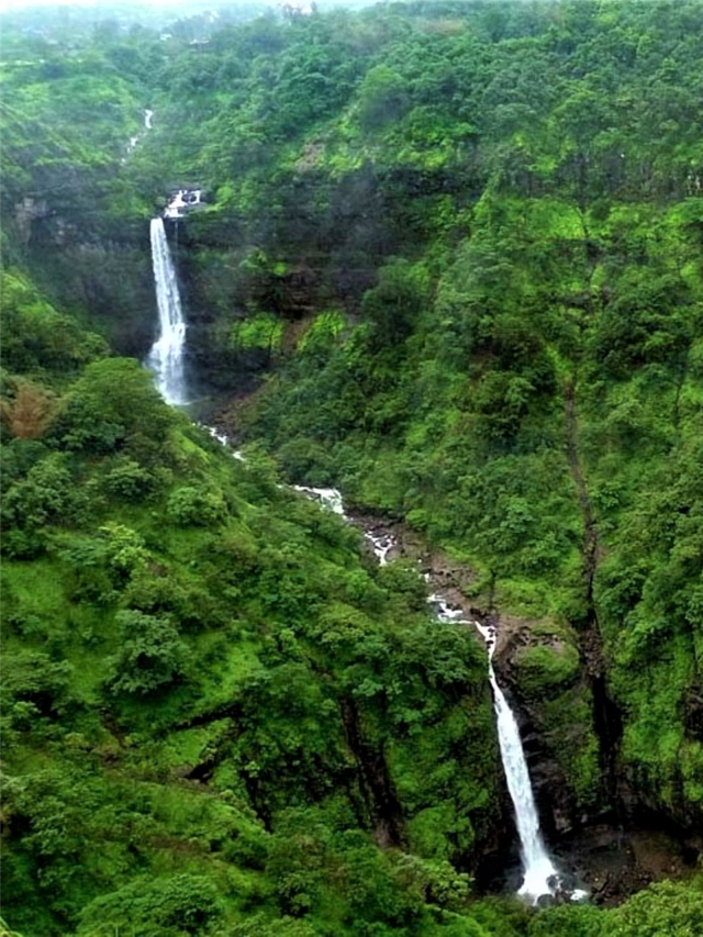 Famous natural wonders of India, you can also see.